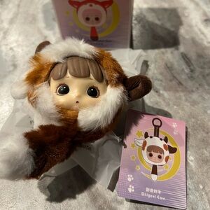 Yulu Paradise Plush Pendeant Keychain 
Confirmed-Diligent Cow